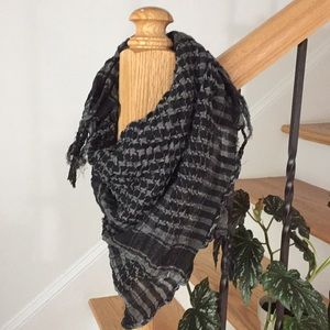 Black & charcoal grey woven scarf